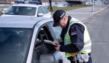 30 kilometara na sat od 7 do 21! Vozači, oprez, od danas važe posebna pravila u saobraćaju, policija proverava 4 ključne stvari u zonama škola