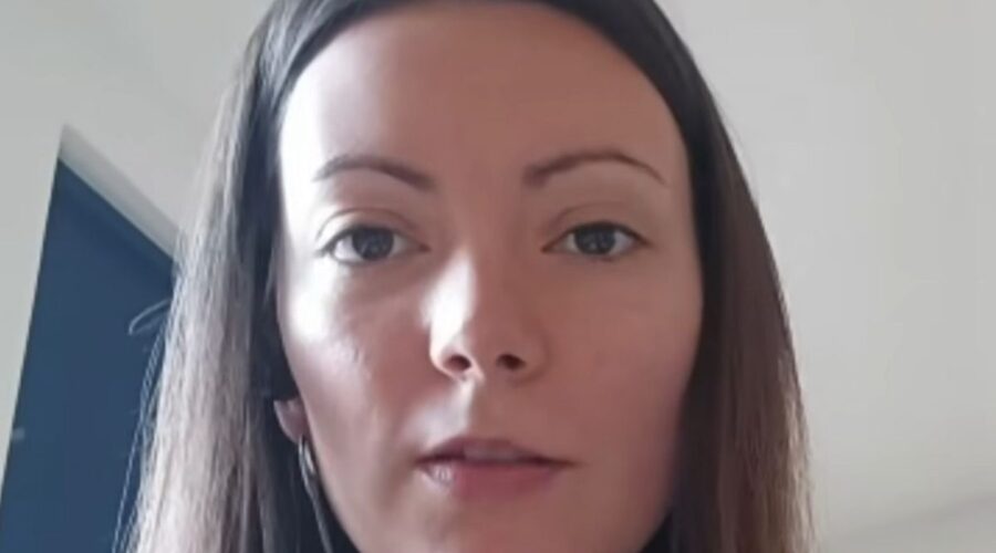 AKTIVISTKINJA IZ EGZILA PORUČILA: „Ne prihvatam Vučićevu milost, postupak protiv nas je bio montiran!“