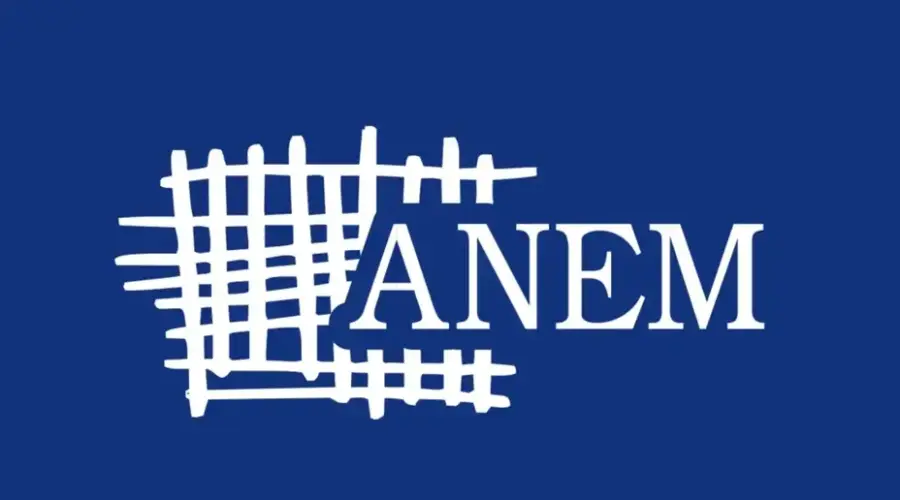 ANEM: Novinari Glasa Zaječara i Likvidno iz Kraljeva izbačeni sa SNS skupova