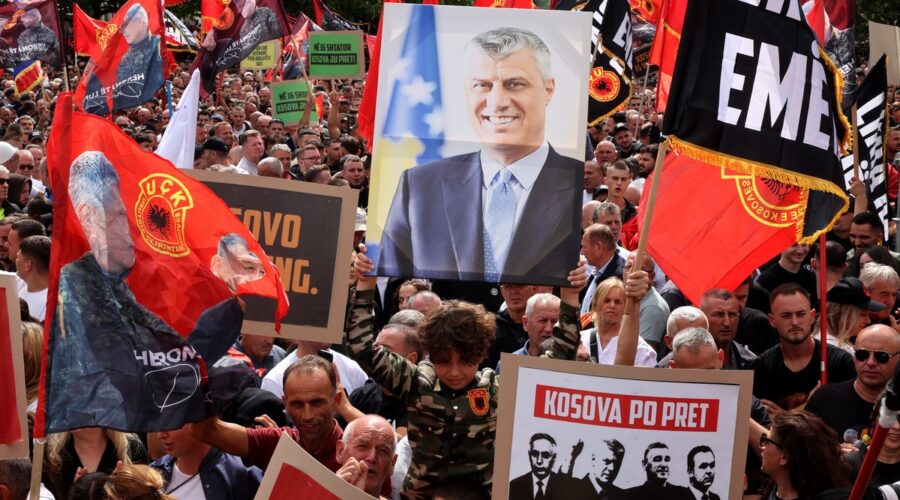 “Ako ne budu oslobođeni, goreće Kosovo” Tači i bivše vođe OVK danas dobijaju presudu u Hagu za ratne zločine: Opsadno stanje u Prištini, Srbi strahuju da će biti mete