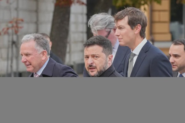 Američki izaslanici kasno sinoć napustili Kijev specijalnim vozom