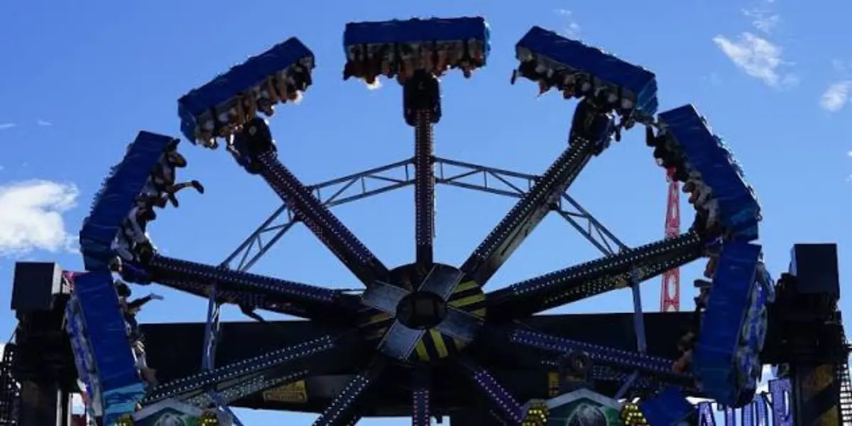 atrakcija-otkazala-usred-voznje-na-oktoberfestu-:-putnici-visili-naglavacke atrakcija-otkazala-usred-voznje-na-oktoberfestu-:-putnici-visili-naglavacke