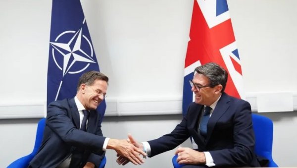 ПРВИ САСТАНАК РУТЕА И БЕРНАМА: Британија има централну улогу у изградњи снажне Европе у оквиру НАТО (ВИДЕО) ПРВИ САСТАНАК РУТЕА И БЕРНАМА: Британија има централну улогу у изградњи снажне Европе у оквиру НАТО (ВИДЕО)