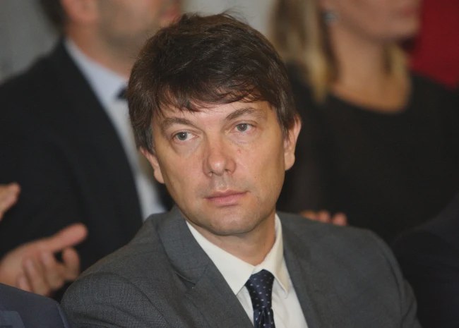 CLS: Novi talas zapošljavanja u javnoj upravi pred izbore