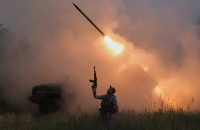 UKRAJINCI POGODILI POGREBNO VOZILO: Tri osobe poginule, dve povređene u napadu u LNR