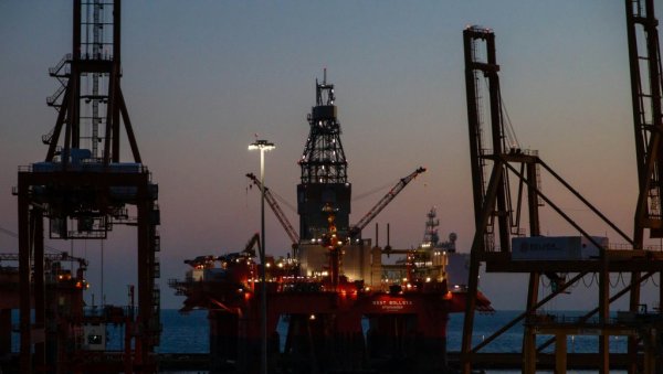 ГАСНА КРИЗА ДРМА ЕВРОПУ: Цена плавог енергента пробила 1.000 долара, вратила се на кризне нивое из 2022. ГАСНА КРИЗА ДРМА ЕВРОПУ: Цена плавог енергента пробила 1.000 долара, вратила се на кризне нивое из 2022.