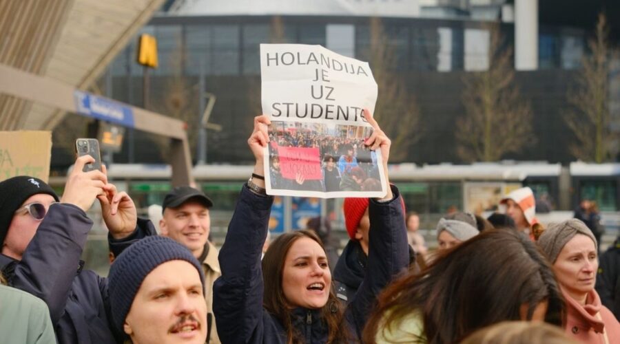 DIJASPORA NE ĆUTI PRED IZBORE: Srbi iz Holandije traže više biračkih mesta i međunarodne posmatrače, spremaju nadzor glasanja!