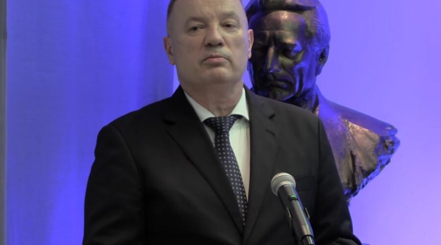 DIVLJAO ZA VOLANOM SA 1,42 PROMILA: Pijani hrvatski general se zakucao u dva automobila i teško povredio ženu!