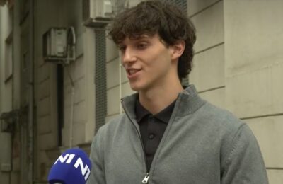 DUGI REDOVI ZA STUDENTSKU LISTU ŠIROM SRBIJE: Građani u Beogradu čekali i više od šest sati za potpis podrške!