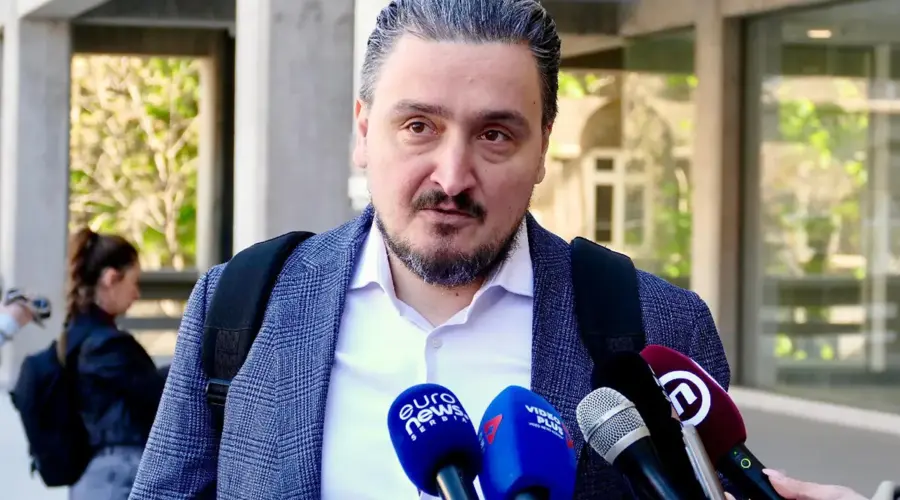 Da je tužilaštvo nešto pronašlo, ne bi čekalo tri meseca. Nadam se lustraciji i trajnoj zabrani rada u pravosuđu”: Advokat Rajić oštro o pretnjama tužioca Markovića građanima zbog afere “zvučni top