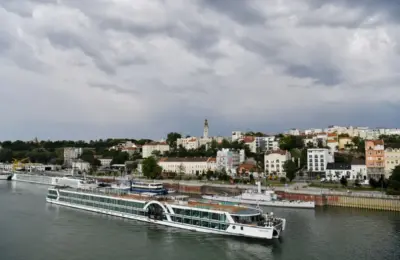 Danas promenljivo oblačno, mestimično s kišom, do 32 stepena