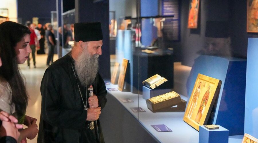 Deca iz Republike Srpske u Hramu Sv.Save, dočekali ih Porfirije i Đurđević Stamenkovski
