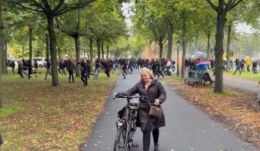 Demonstranti napali policiju, uvedeno vanredno stanje