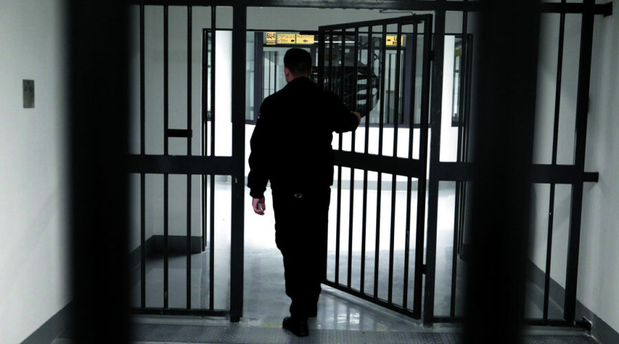 Državljaninu Srbije koji je gurnut u more u Makarskoj 14 dana pritvora zbog vređanja Hrvatske