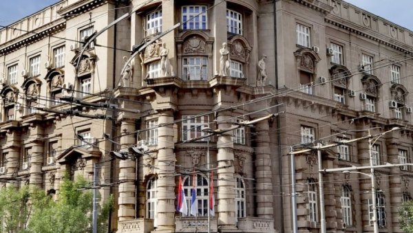 Ево колико ће вас сада коштати таблице, дозвола за детективе и оружани лист: Влада изменила Уредбу о врстама услуга и такси МУП