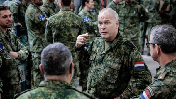 ДРАМАТИЧНО УПОЗОРЕЊЕ ХОЛАНДСКОГ ГЕНЕРАЛА: Европа је рањива до 2030, морамо извући поуке из Украјине ДРАМАТИЧНО УПОЗОРЕЊЕ ХОЛАНДСКОГ ГЕНЕРАЛА: Европа је рањива до 2030, морамо извући поуке из Украјине