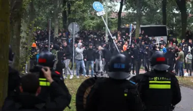 (FOTO) Holandska policija rasturila nasilne ekstremno desničarske demonstracije u Hagu