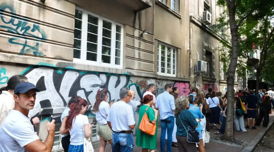 (FOTO) Kako je izgledalo prikupljanje potpisa za izbore