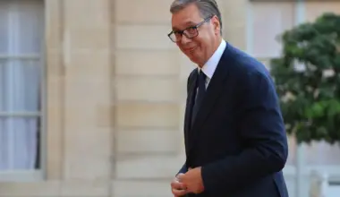 Fajnenšel tajms: Izbori u Srbiji 25. oktobra najteža Vučićeva bitka usred studentskih protesta i pada podrške