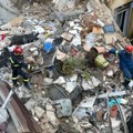 (Foto) Izvučena tela svih šestoro stradalih u eksploziji u stambenoj zgradi u Atini