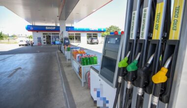 GORIVO U SRBIJI PONOVO POSKUPELO: Cena dizela i benzina skočila za dva dinara po litru!