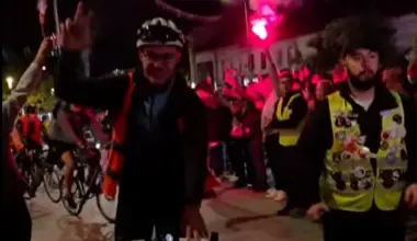 Građani Vranja dočekali studente bicikliste: U centru se okupili i simpatizeri SNS, kordon policije između dva skupa VIDEO