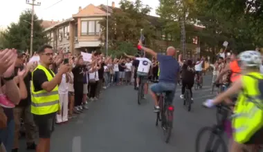 Građani Vršca i Valjeva dočekali studente bicikliste uz ovacije, aplauze i povike “pumpaj” i “studenti pobeđuju”