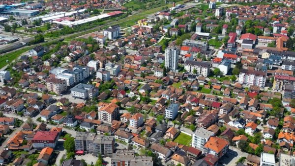 НОЖ, КОЛАЦ, ЈАСЕНОВАЦ: Језиви графити са порукама мржње према Србима осванули на основној школи у Брчком