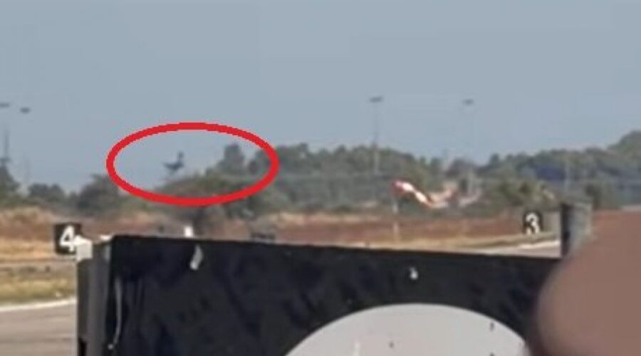 Grčki borbeni avion srušio se na aeromitingu u blizini Atine, nema podataka o žrtvama
