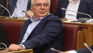 Haos u crnogorskom parlamentu zbog saučešća Ratku Mladiću: Vladajuća većina nije došla, opozicija viče “pobježe”