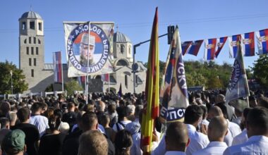 Hiljade građana na ispraćaju Ratka Mladića (VIDEO)