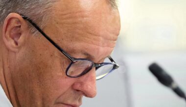 Istorijski debakl u Nemačkoj! Merc prvi put ispao iz parlamenta, ekstremna desnica ga “zgazila”, a sada svi traže da ode