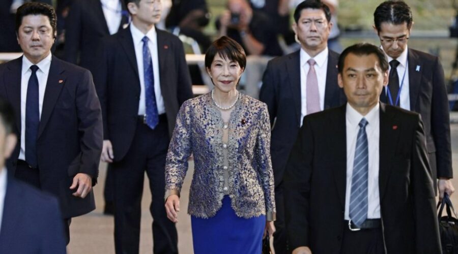JAPANSKA PREMIJERKA REKONSTRUISALA VLADU: Evo koga je dovela u parlament (FOTO)