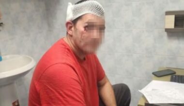JOŠ JEDNO NASILJE NAPREDNJAKA TOKOM IZBORNE KAMPANJE: Posmatrač Agencije za sprečavanje korupcije pretučen kod štanda SNS-a!