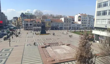 Još jedan topao dan u Nišu, u petak stiže zahlađenje