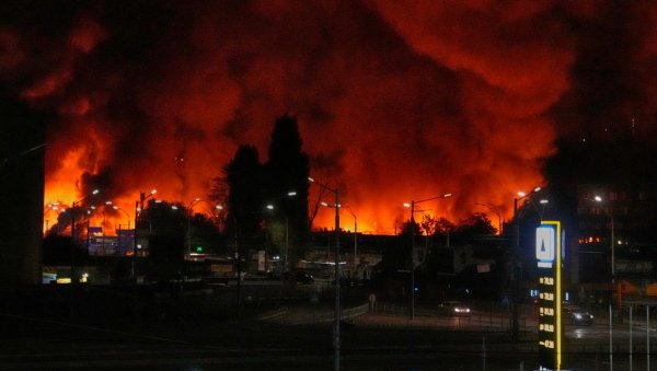 РУСИ УКРАЈИНЦЕ ВРАЋАЈУ У КАМЕНО ДОБА: Збрисани дата центри у Кијеву, нема интерента, нема телефонске везе