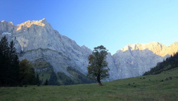 СТИЖЕ СВЕЖИЈЕ ВРЕМЕ, АЛИ И НОВА УПОЗОРЕЊА: Јутра хладнија, суша и даље притиска Србију (ФОТО) СТИЖЕ СВЕЖИЈЕ ВРЕМЕ, АЛИ И НОВА УПОЗОРЕЊА: Јутра хладнија, суша и даље притиска Србију (ФОТО)