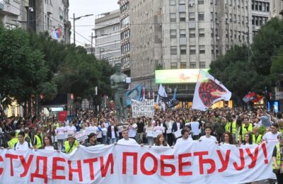 SUMNJIVI OGLASI ZA APOTEKE U SMEDEREVU: Studenti traže odgovornost i upozoravaju zaposlene u RFZO da ne uništavaju dokumentaciju!