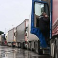 Kamioni na graničnim prelazima čekaju od tri do sedam sati, automobili bez zadržavanja