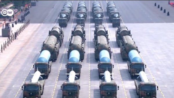 КИНА ШИРИ НУКЛЕАРНИ АРСЕНАЛ: Британски извори откривају нове тајне базе, Пекинг 2,5 пута повећава арсенал до ове године