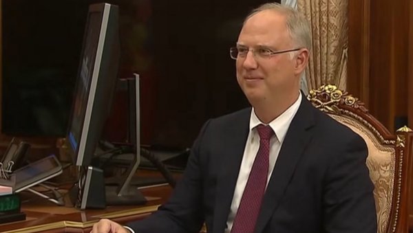 НЕ ПОМАЖУ НИ СУЗЕ: Дмитријев о фијаску Мерца на изборима (ВИДЕО)