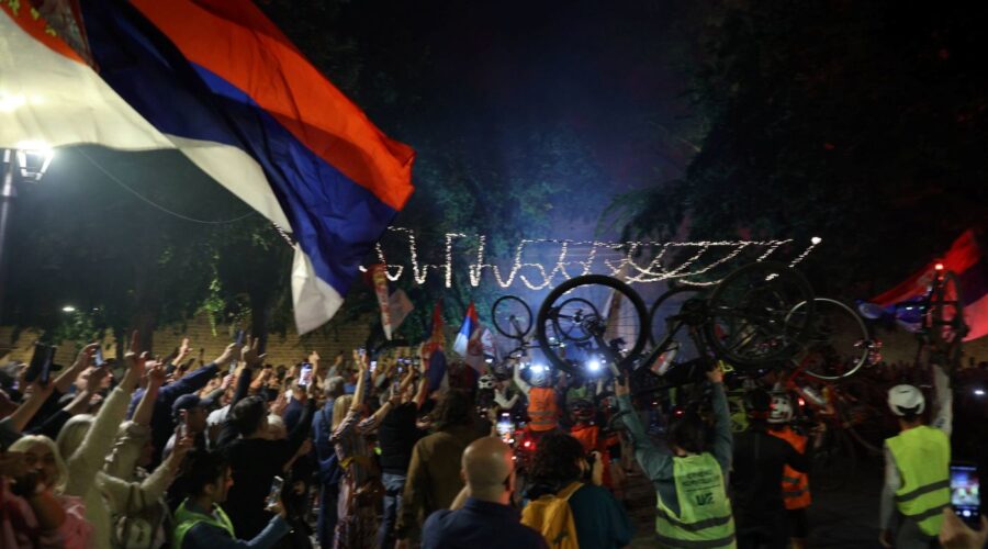 Kreni-Promeni: Naprednjaci u Nišu primoravaju zaposlene da dođu na kontraskup zbog studenata | Srpska dijaspora