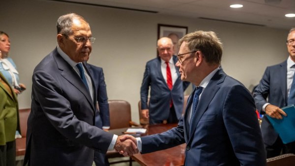 НА ЗАХТЕВ БЕРЛИНА: Лавров се састао са шефом немачке дипломатије у Њујорку НА ЗАХТЕВ БЕРЛИНА: Лавров се састао са шефом немачке дипломатије у Њујорку