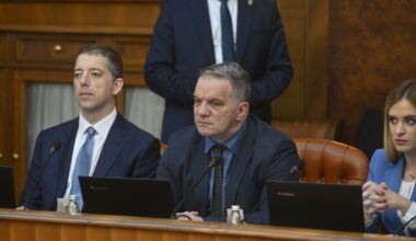 MINISTAR DŽELAT RADI PUNOM PAROM! Stanković nastavlja da deli otkaze profesorima i u predizbornoj kampanji!