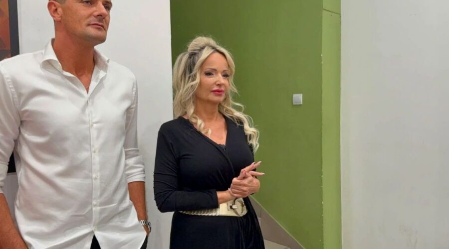 Majka poznate influenserke ušla u Elitu 10, pa progovorila o ćerki: “Prodala me je za lajk!”