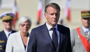 Makron pozvao Vašington da pruži bržu pomoć Ukrajini