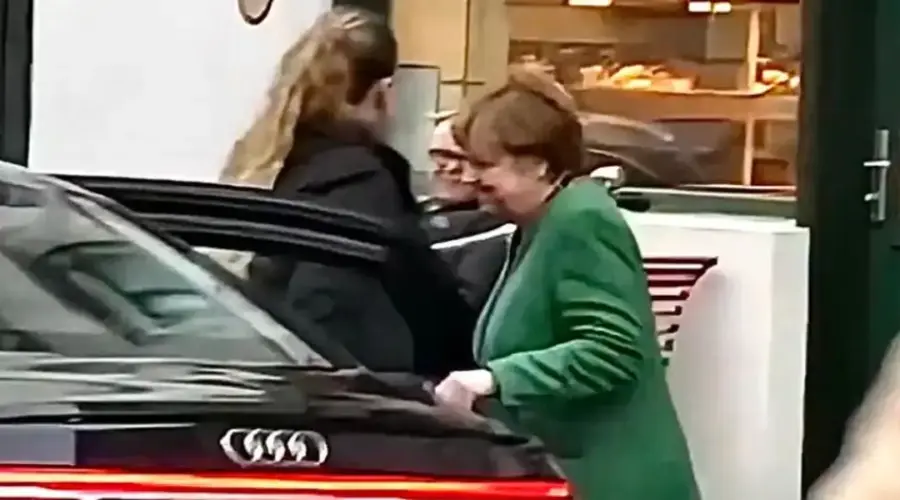 Merkel pod kritikama zbog odlaska u pekaru uz limuzine i obezbeđenje | Srpska dijaspora