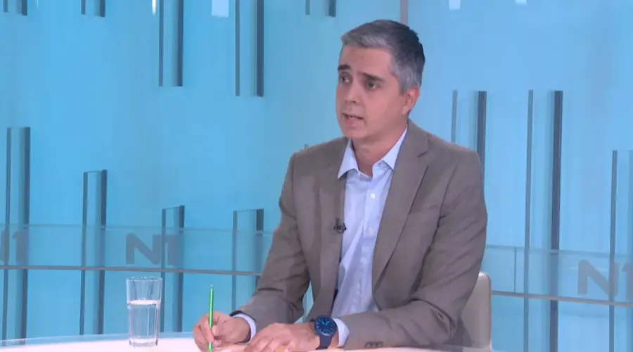 Mlađenović: Ne mogu ministri na Mladićevoj sahrani biti u svojstvu građana – do 16h biti za EU, a u 16:01 protiv njenih vrednosti