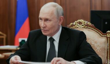 NA POMOLU VELIKE PROMENE U RUSIJI Putin naložio razvoj javnog prevoza: Uskoro testiranje bespilotnih vozila za građane