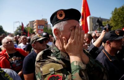NAKON PRESUDE U HAGU DOŠLO DO INCIDENATA: Okupljanje i dešavanja ispred zgrade EULEX-a na Kosovu i Metohiji! (VIDEO)